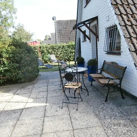 Uriges Mit Garten Und Grill Butjadingen