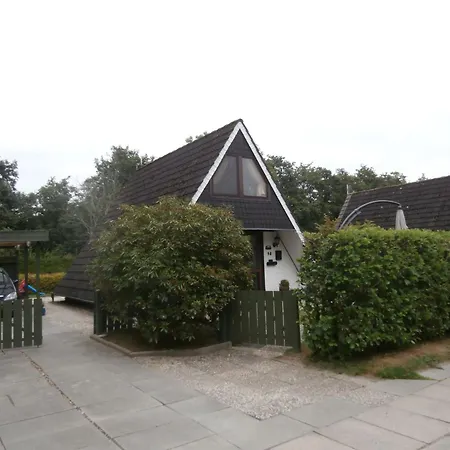 Uriges Mit Garten Und Grill